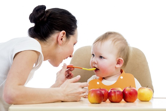 Sữa chua và các loại ngũ cốc nguyên cám giúp tăng sức đề kháng cho trẻ bị sốt phát ban 1